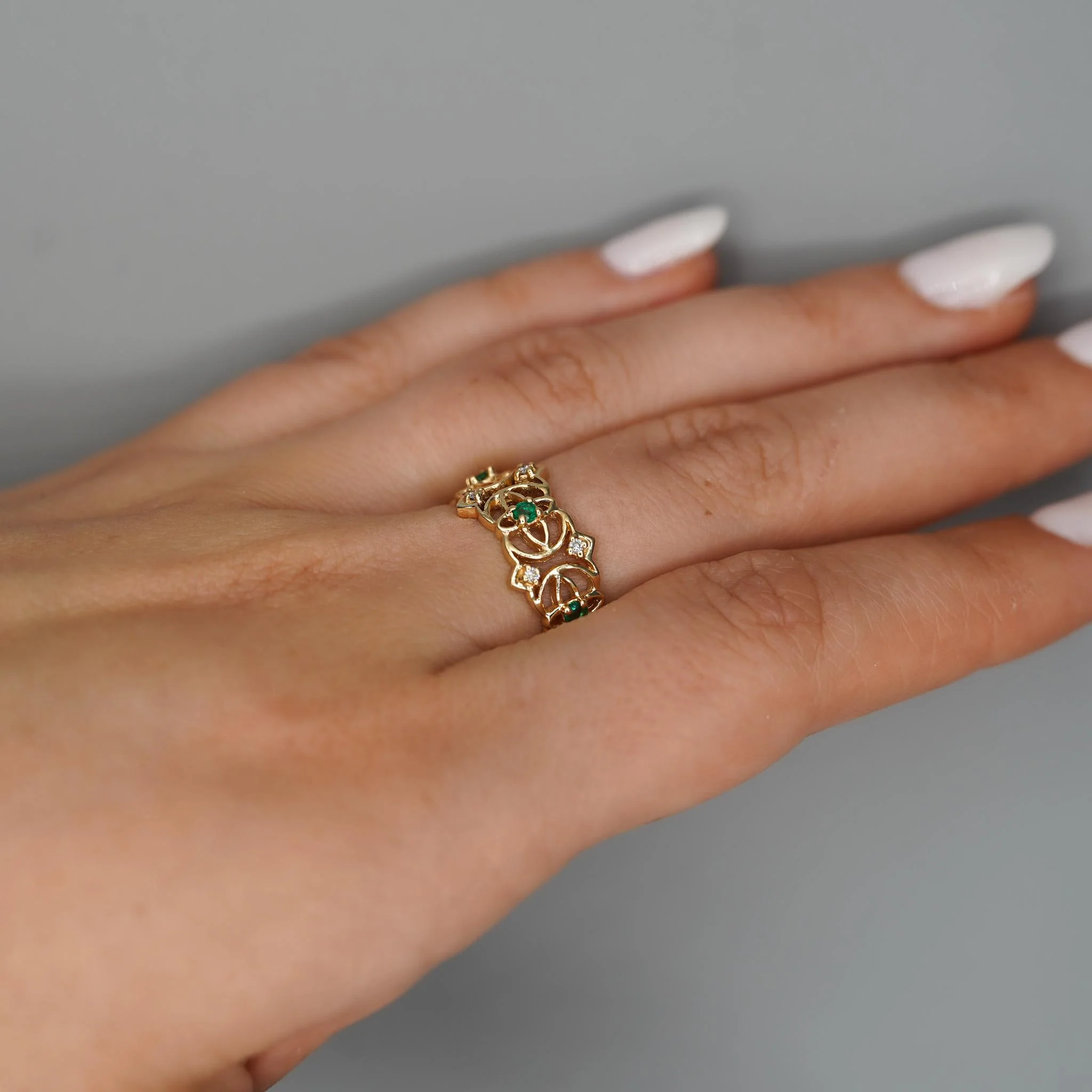 0.50 Carat Emerald & Diamond 14K Gold Open Geometric Band Ring - Image 9