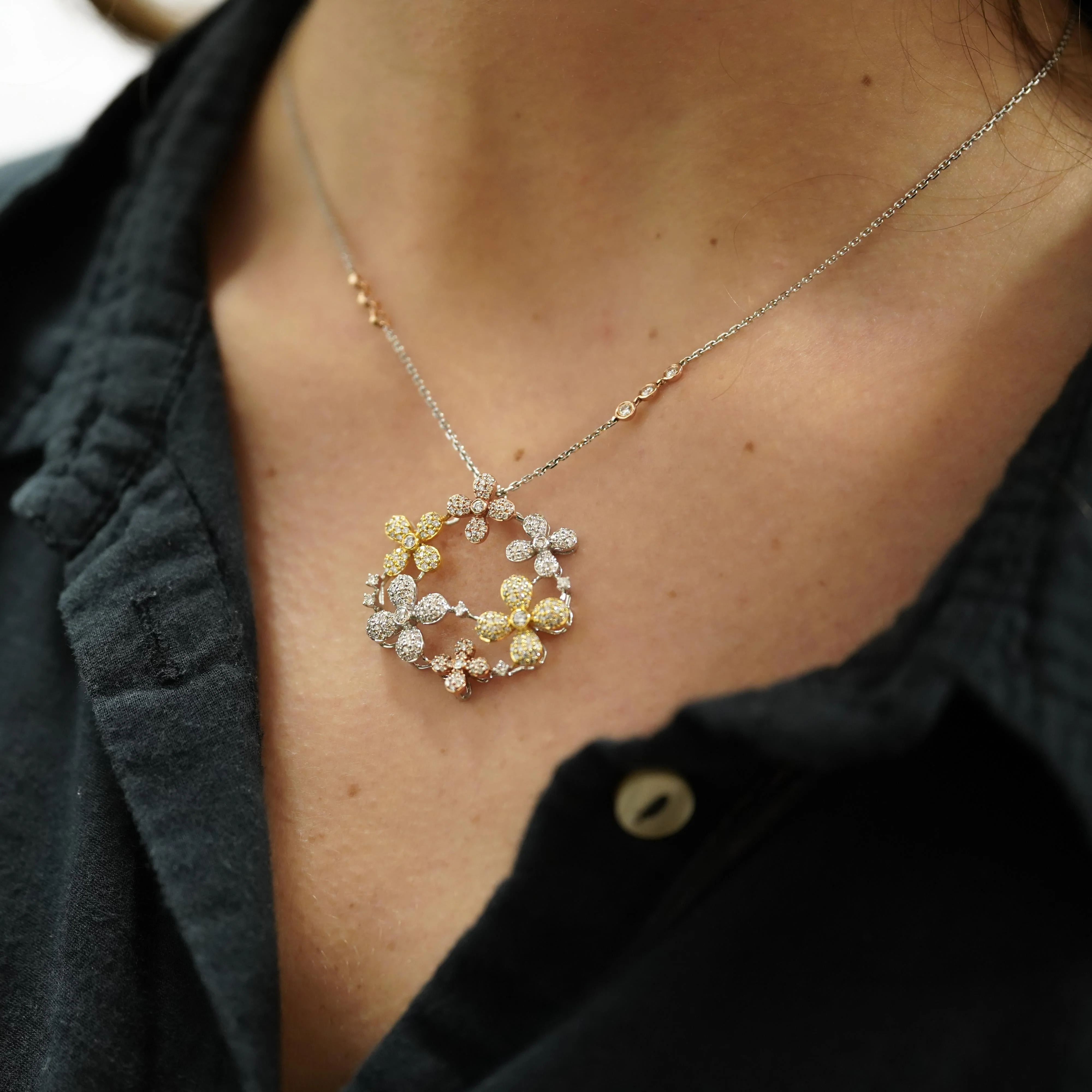 1.81 Carat Round Diamond in 14K Tri-Color Gold Flower Wreath Pendant Necklace - Image 3