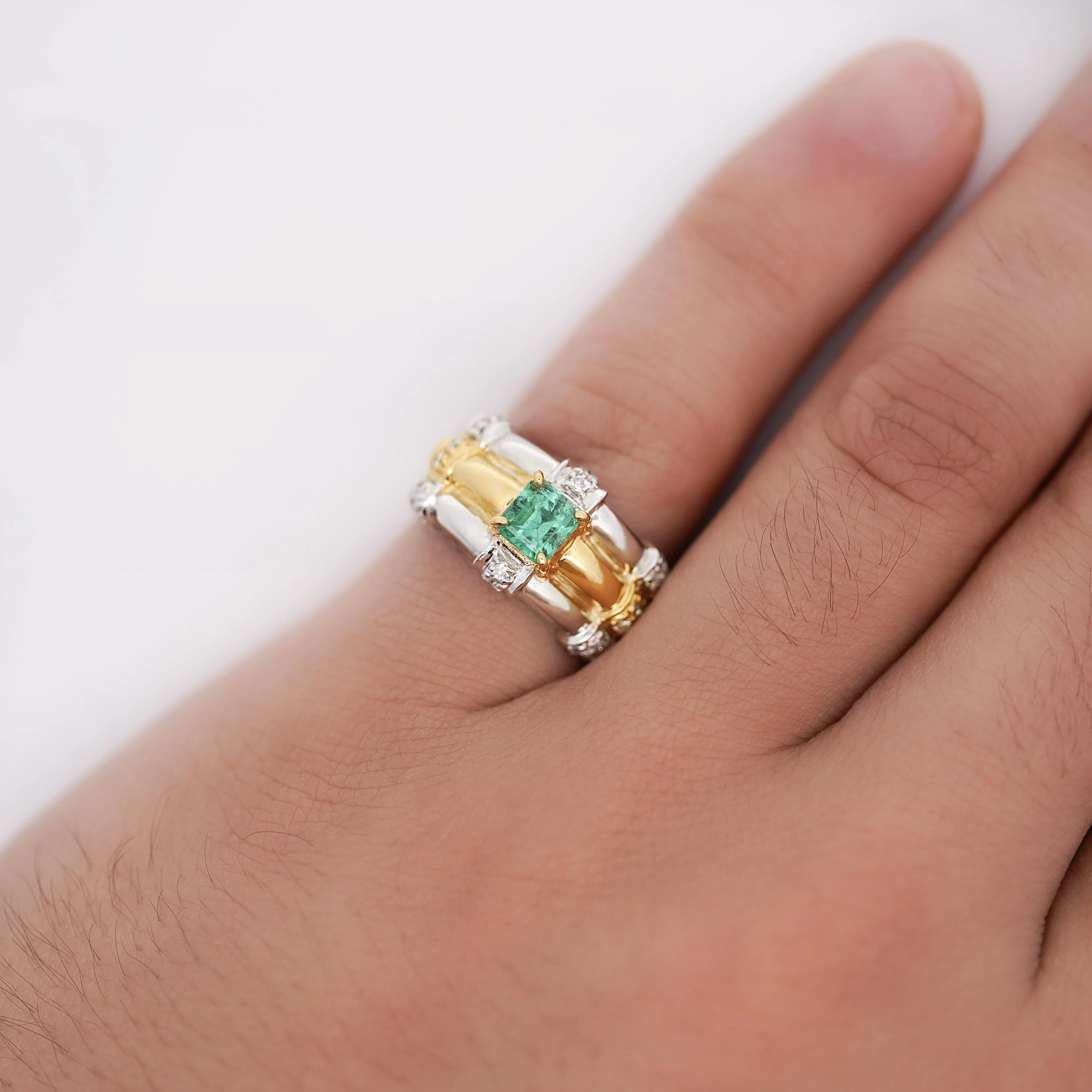 1 Carat Square Cut Emerald and Diamond Platinum & 18K Gold Ribbed Ring - Image 4