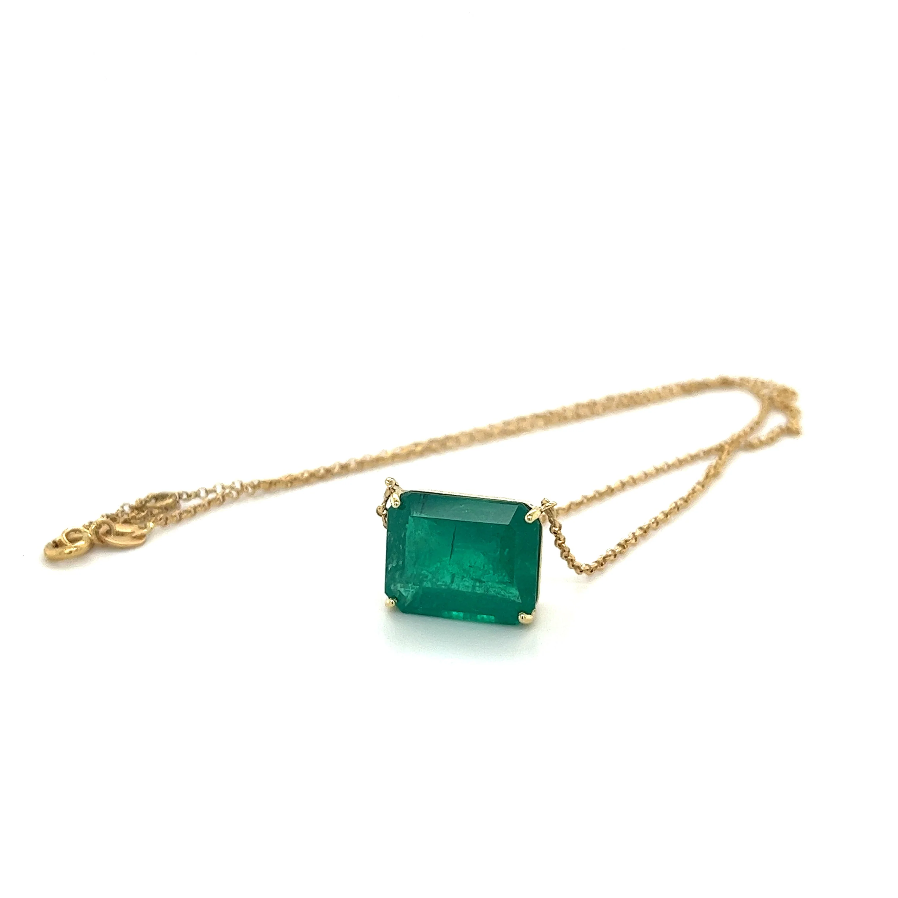 8.67 Carat Vivid Green Colombian Emerald Solitaire 18K Gold Pendant Necklace - Image 3