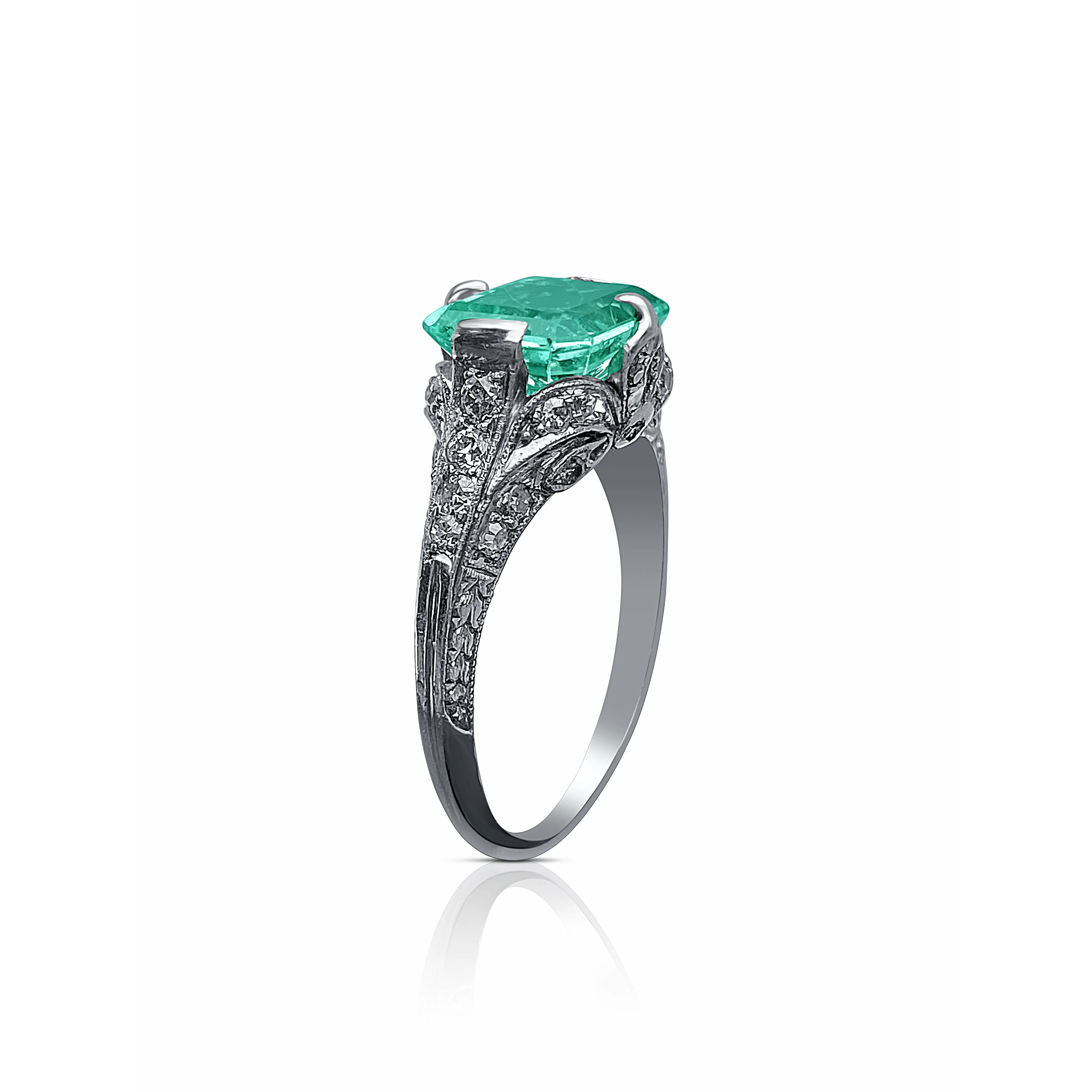 Antique Art Deco Platinum Natural Emerald Ring - Image 3