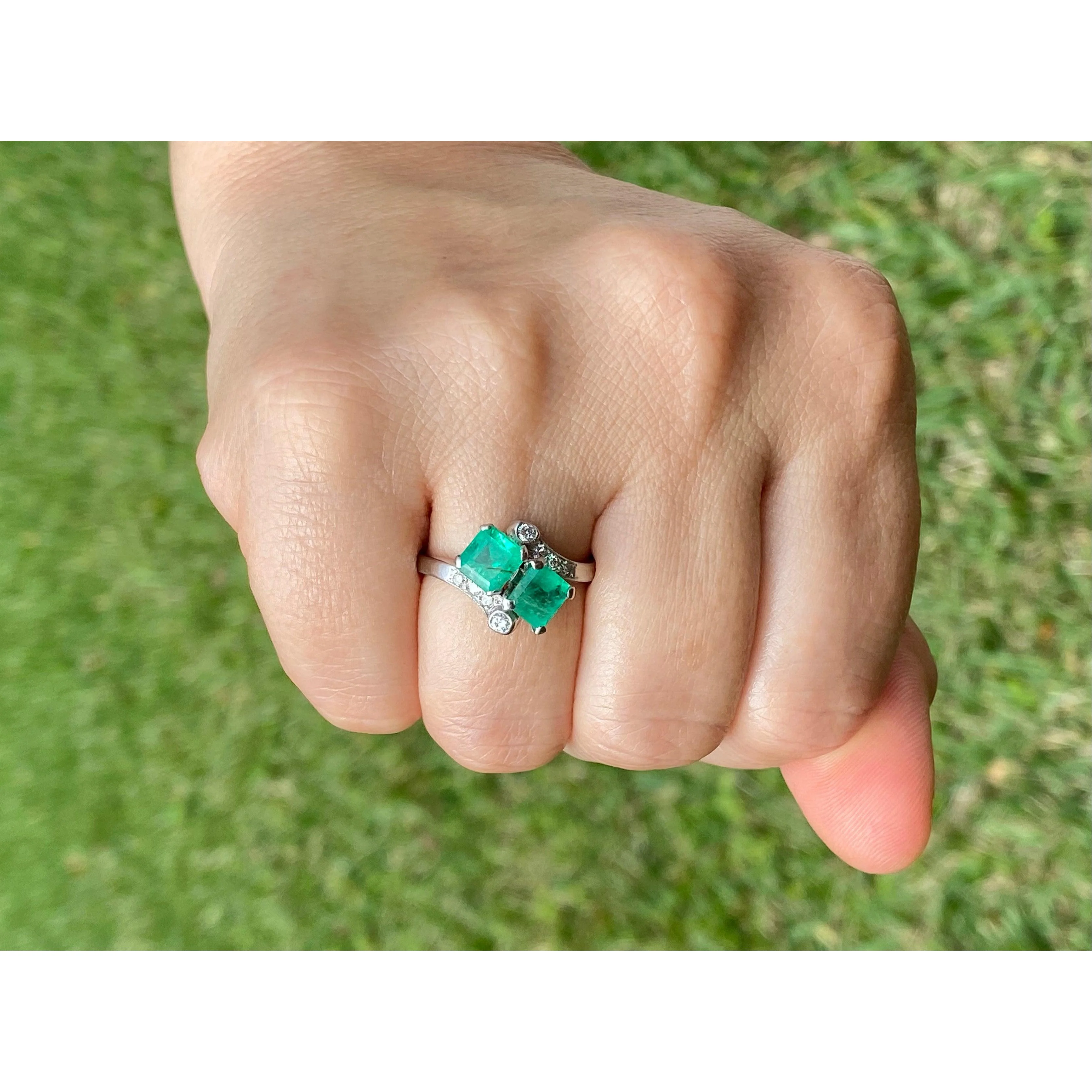Antique Art Deco Two Stone Natural Emerald Platinum Ring - Image 3