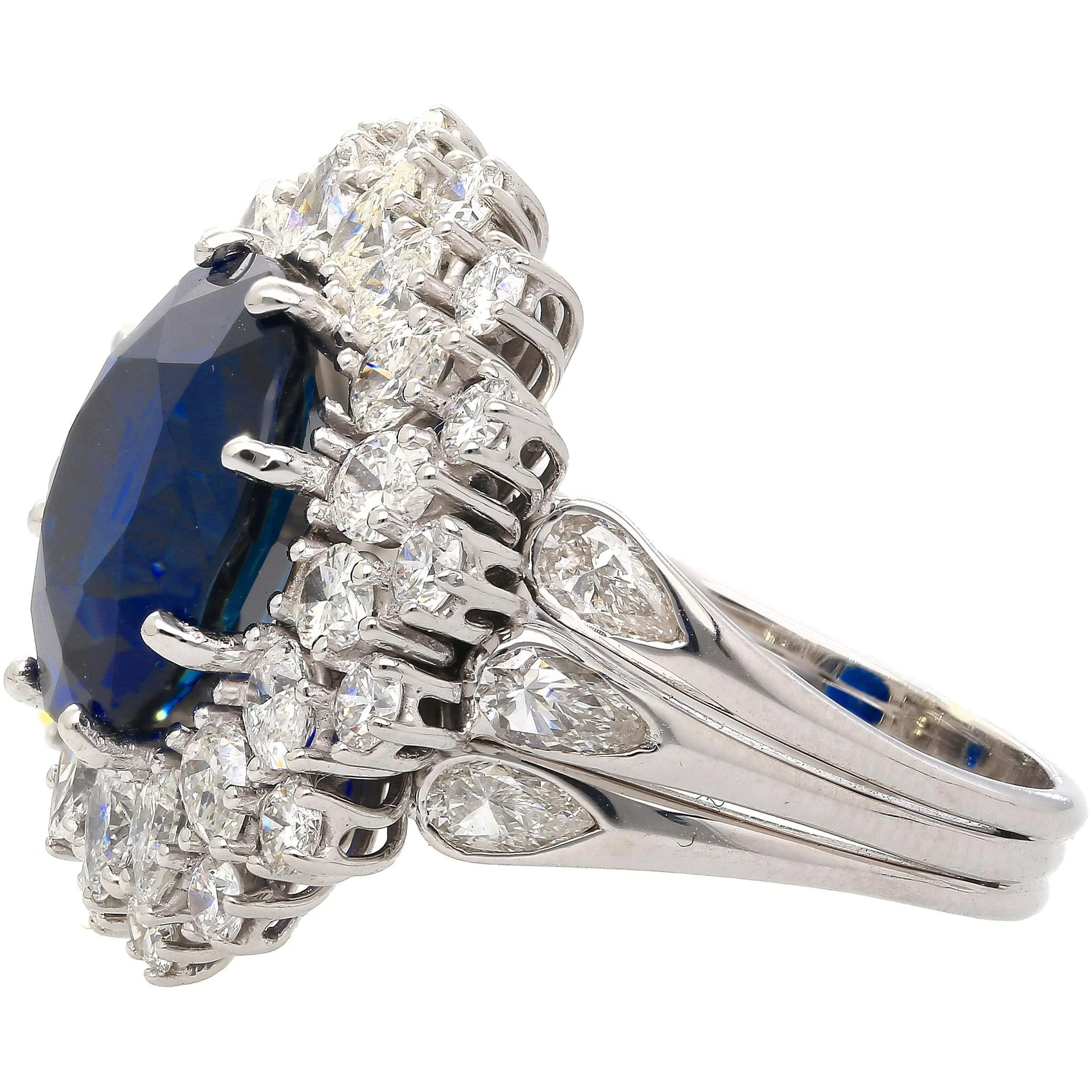 GRS Certified 7.15 Carat Vivid Blue Sapphire & Diamond 18K Ring - Image 5