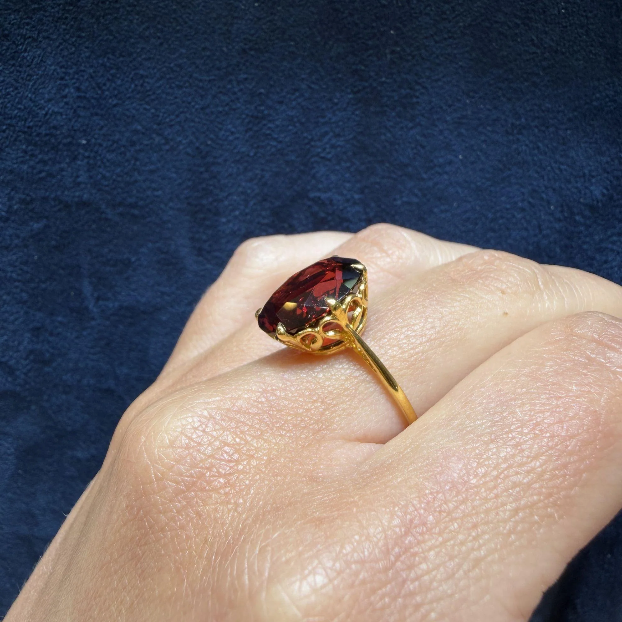 GIA 8.89 Carat Oval Pyrope Almandine Garnet Six Prong 18K Yellow Gold Solitaire - Image 12