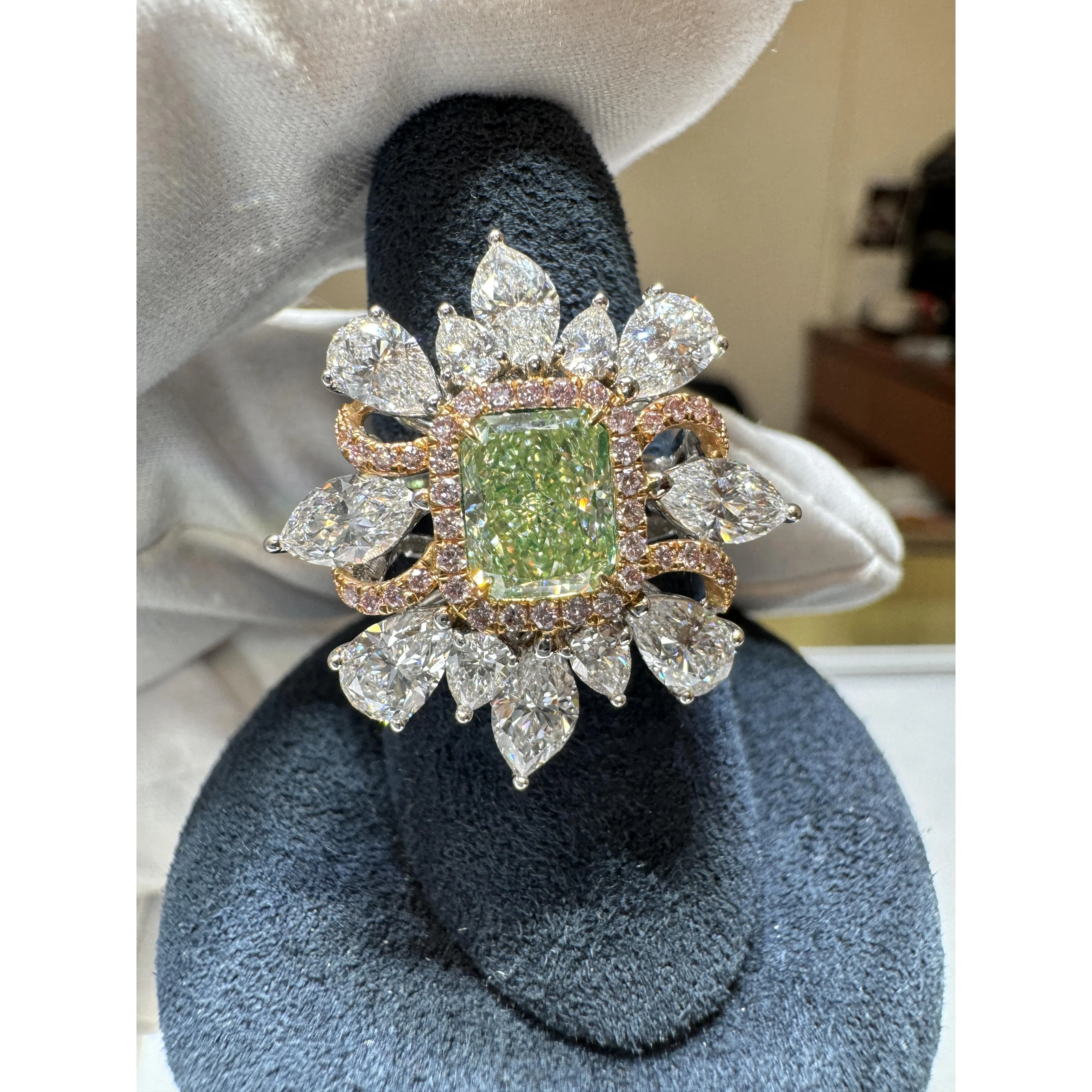 GIA Certified 1.39 Carat Radiant Cut Fancy Intense Yellowish Green Diamond Ring - Image 5