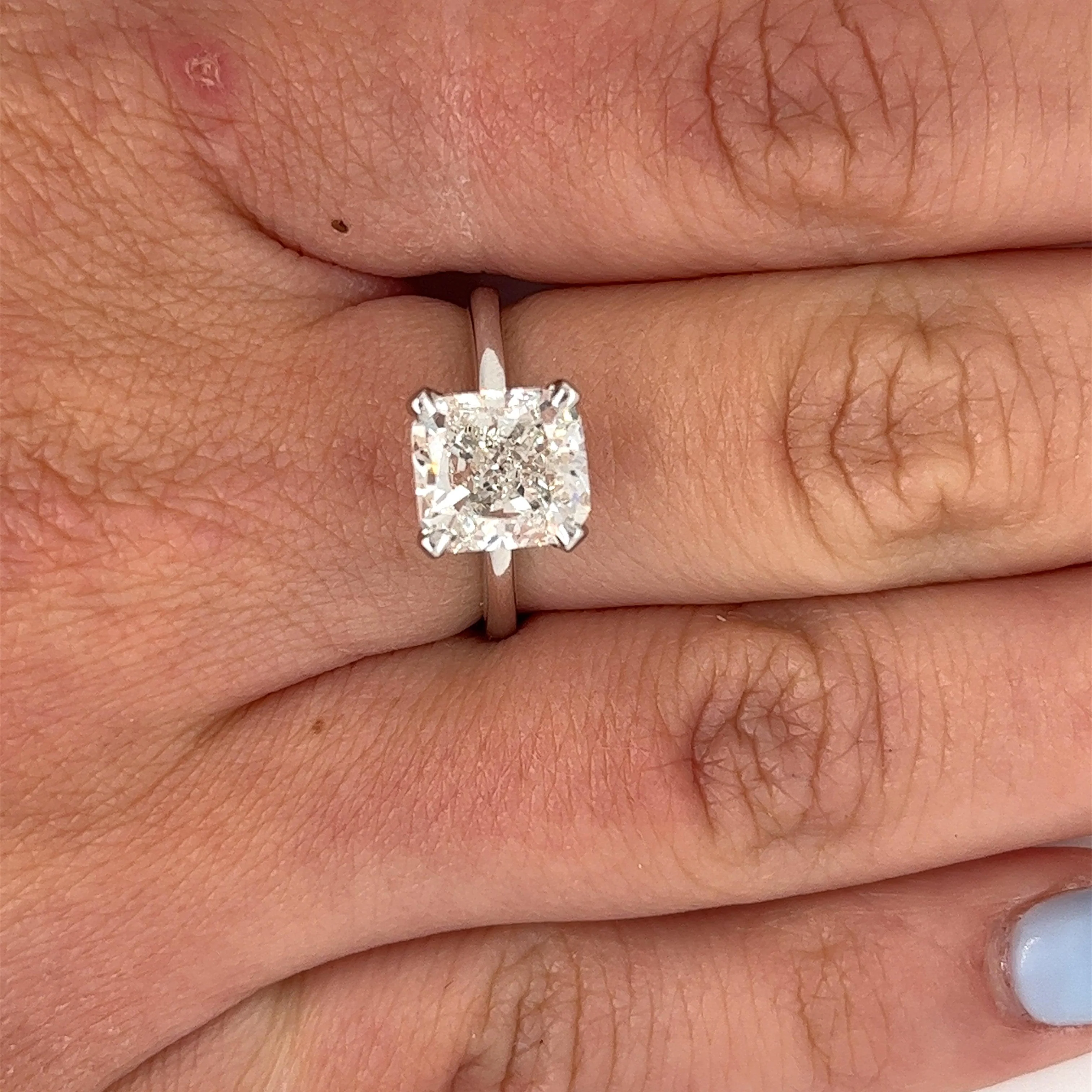 IGI Certified 4.01 Carat Cushion Cut G/VVS2 Lab Grown CVD Diamond Solitaire Ring - Image 3