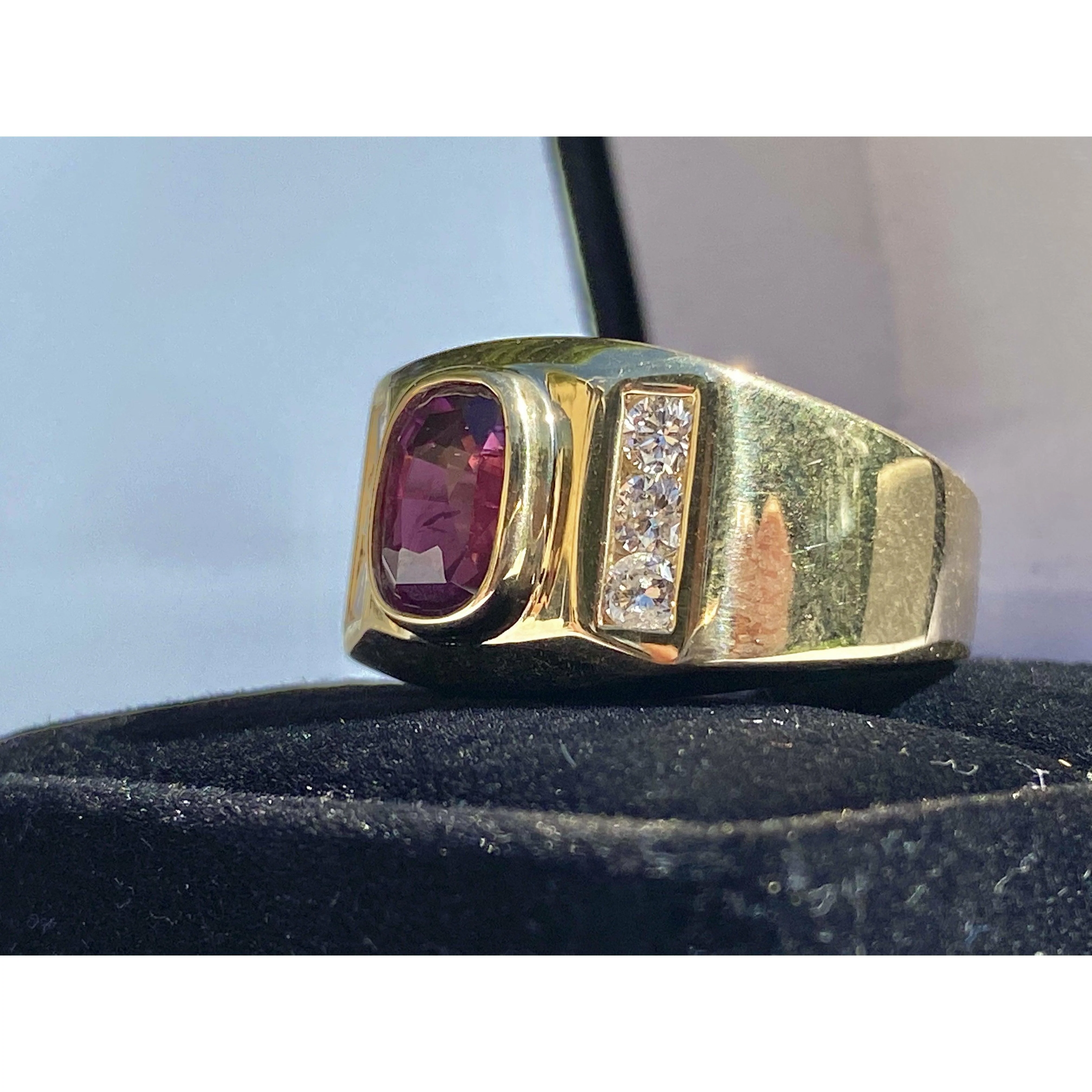 Mens 2.70 Carat Cushion Cut Ruby Ring in 14K Gold - Image 3