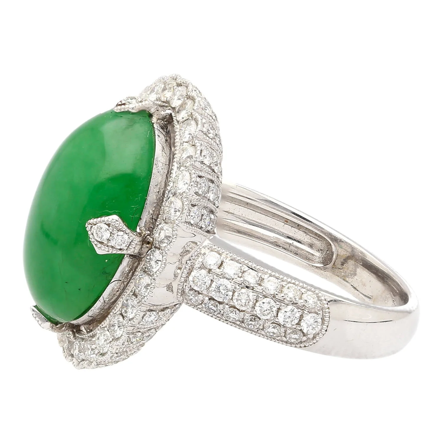 Vintage 7.29 Carat Jadeite Jade "A" Ring with Round Cut Diamond Halo & 18K Milgrain Finish - Image 5
