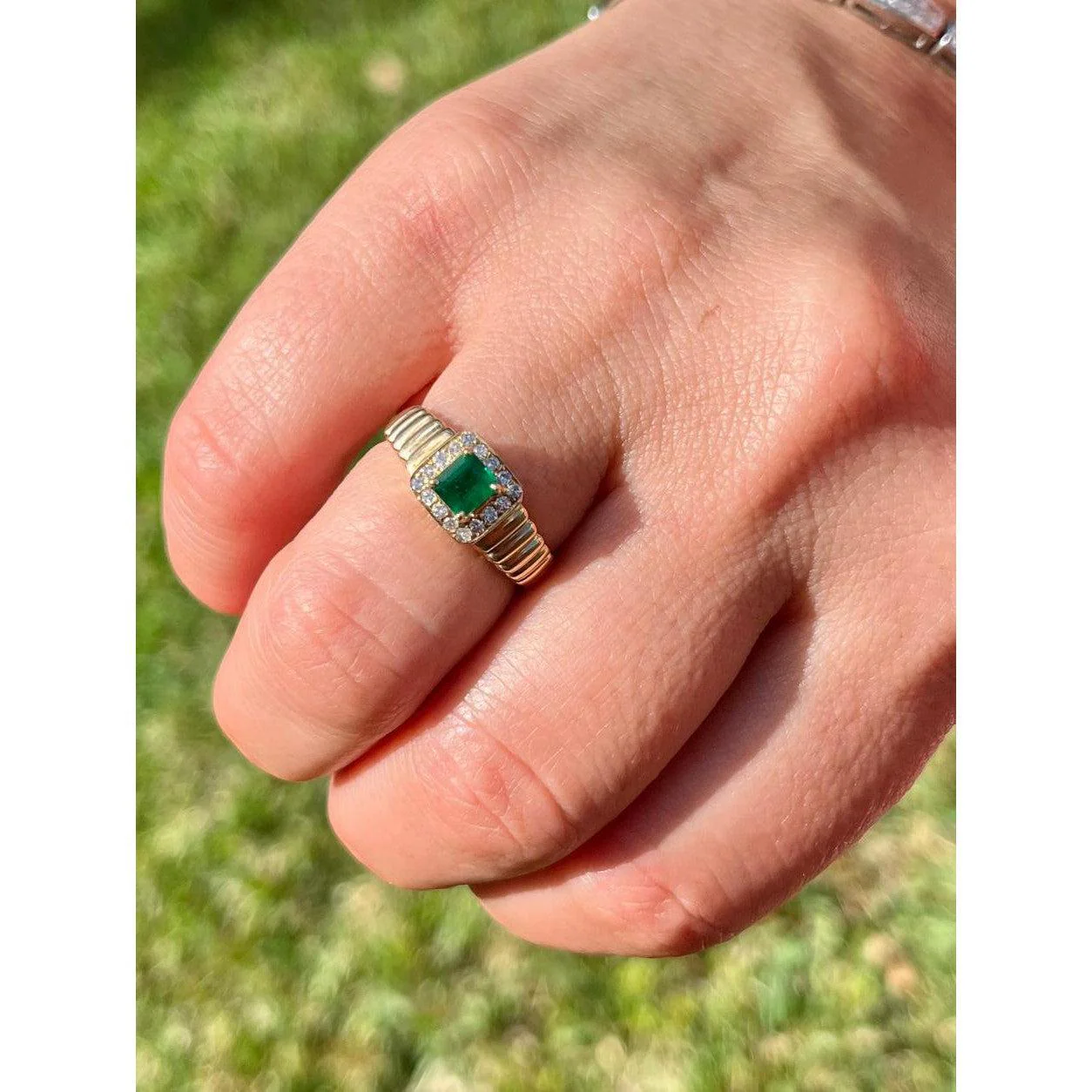Natural Square Cut Emerald and Round Diamond Halo in 14k Ribbed Gold Ring - Image 4