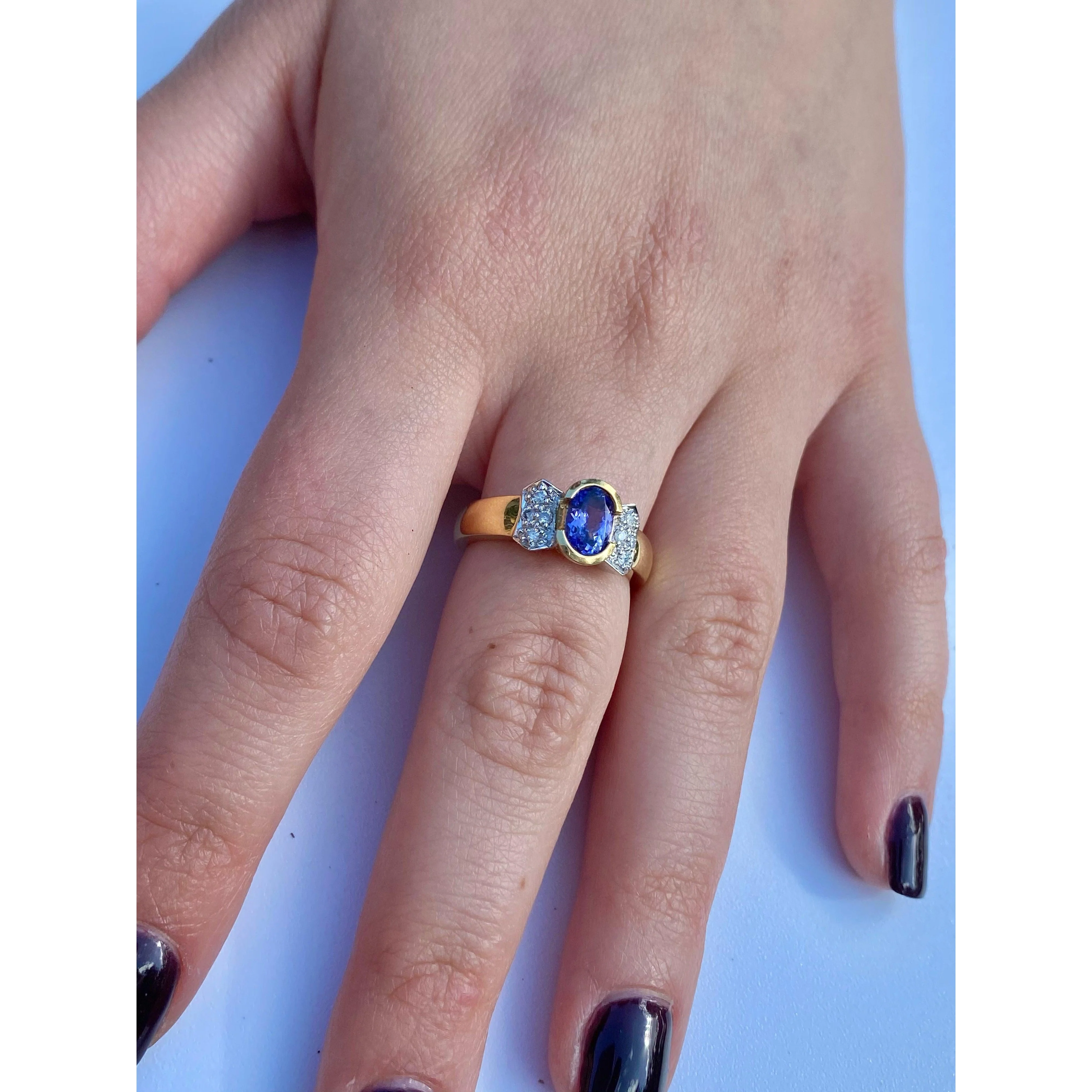 Oval Cut Violet Tanzanite in 14k Solid Gold Bowtie Ring - Image 4