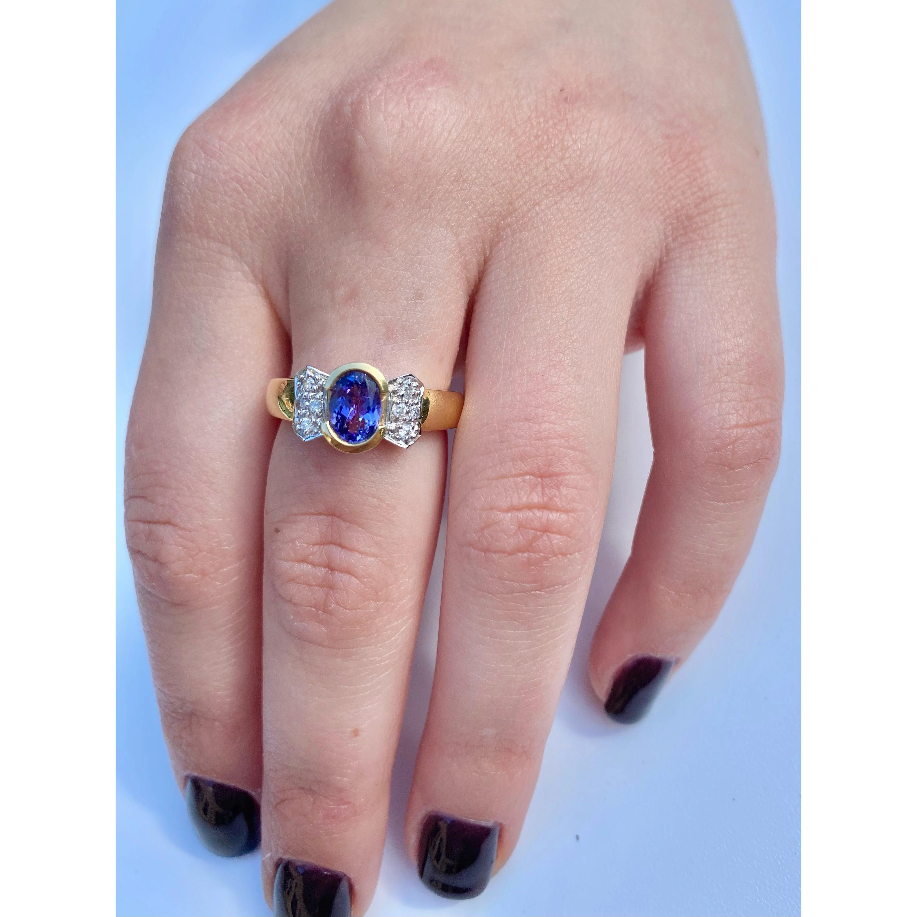 Oval Cut Violet Tanzanite in 14k Solid Gold Bowtie Ring - Image 5