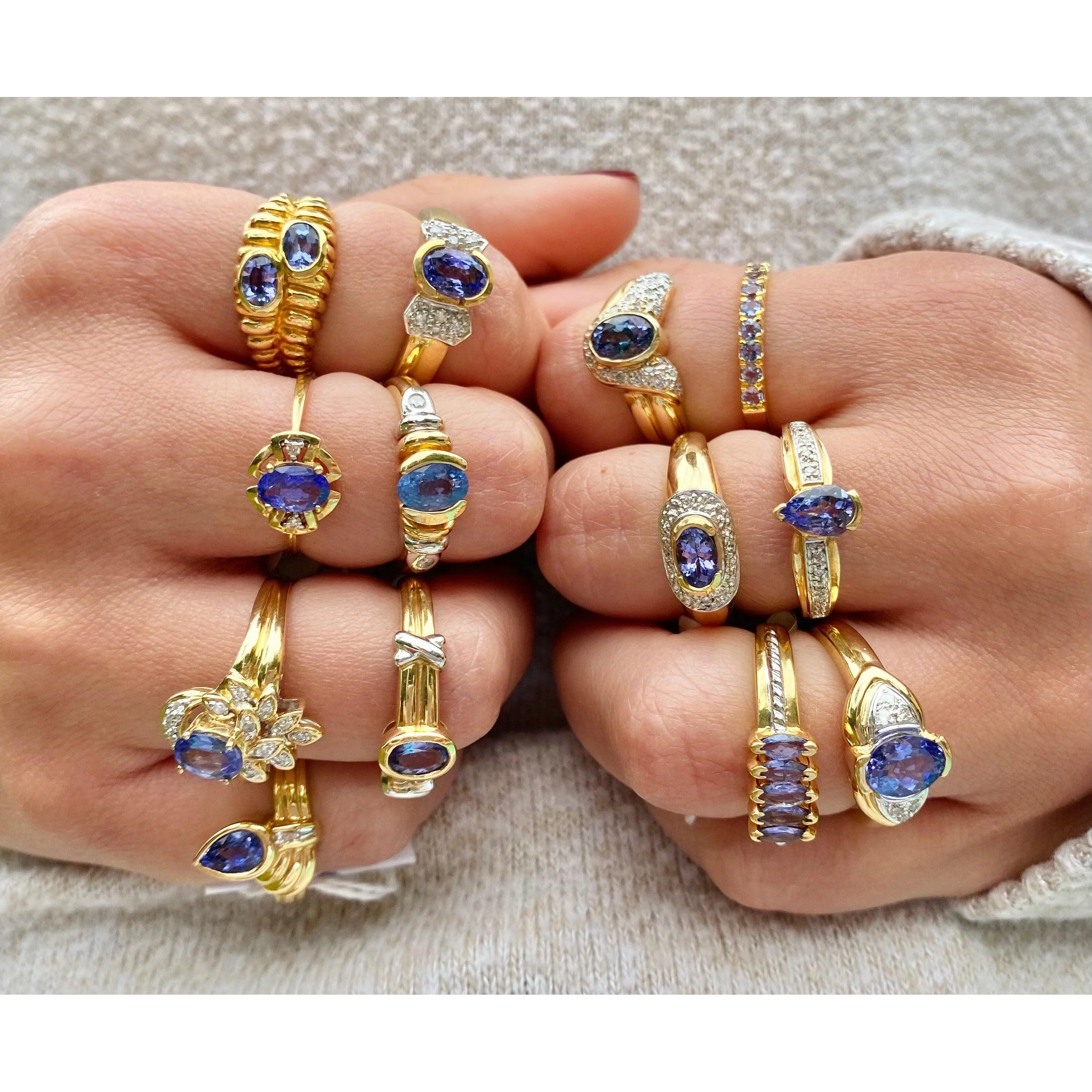 Oval Cut Violet Tanzanite in 14k Solid Gold Bowtie Ring - Image 6
