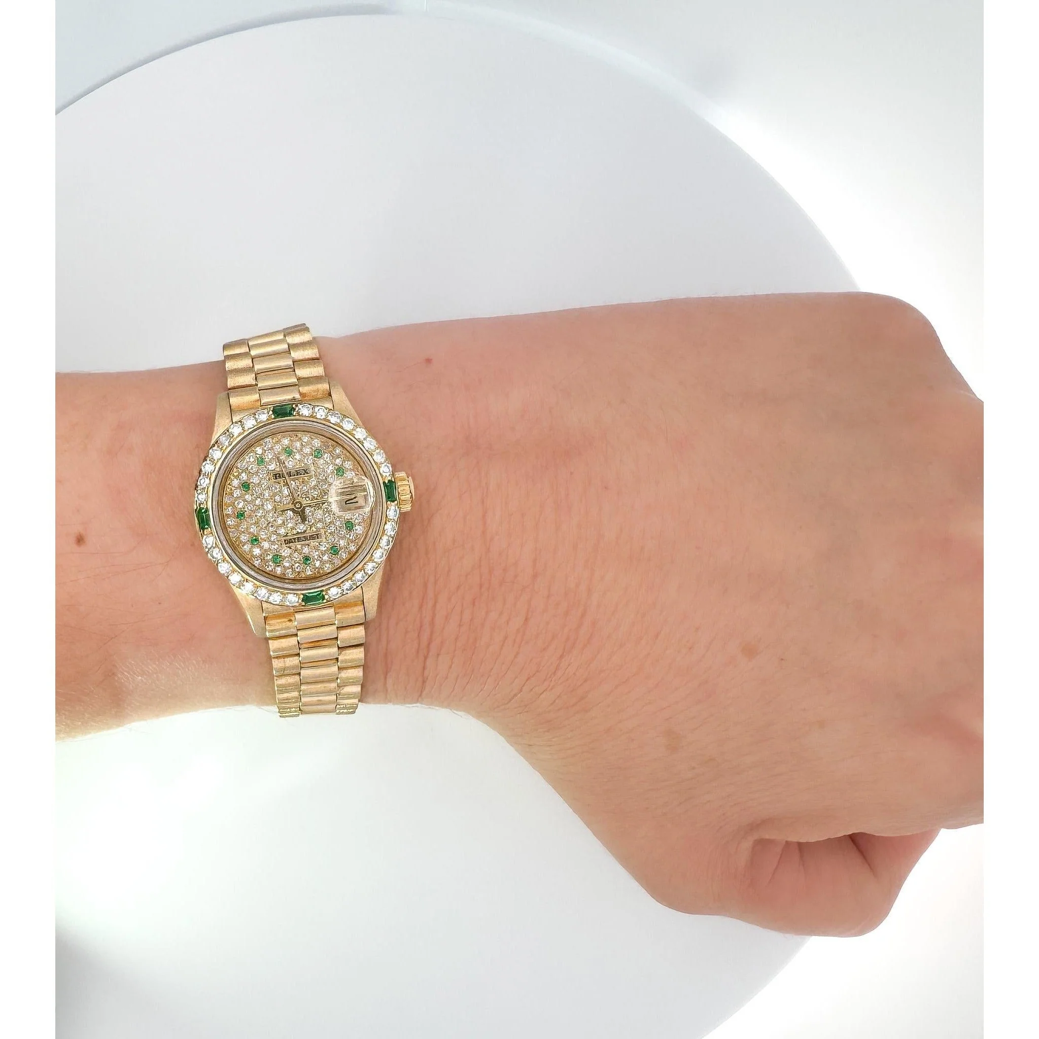 Rolex Datejust 26mm 18K Gold Emerald Diamond Ladies Watch - Image 8