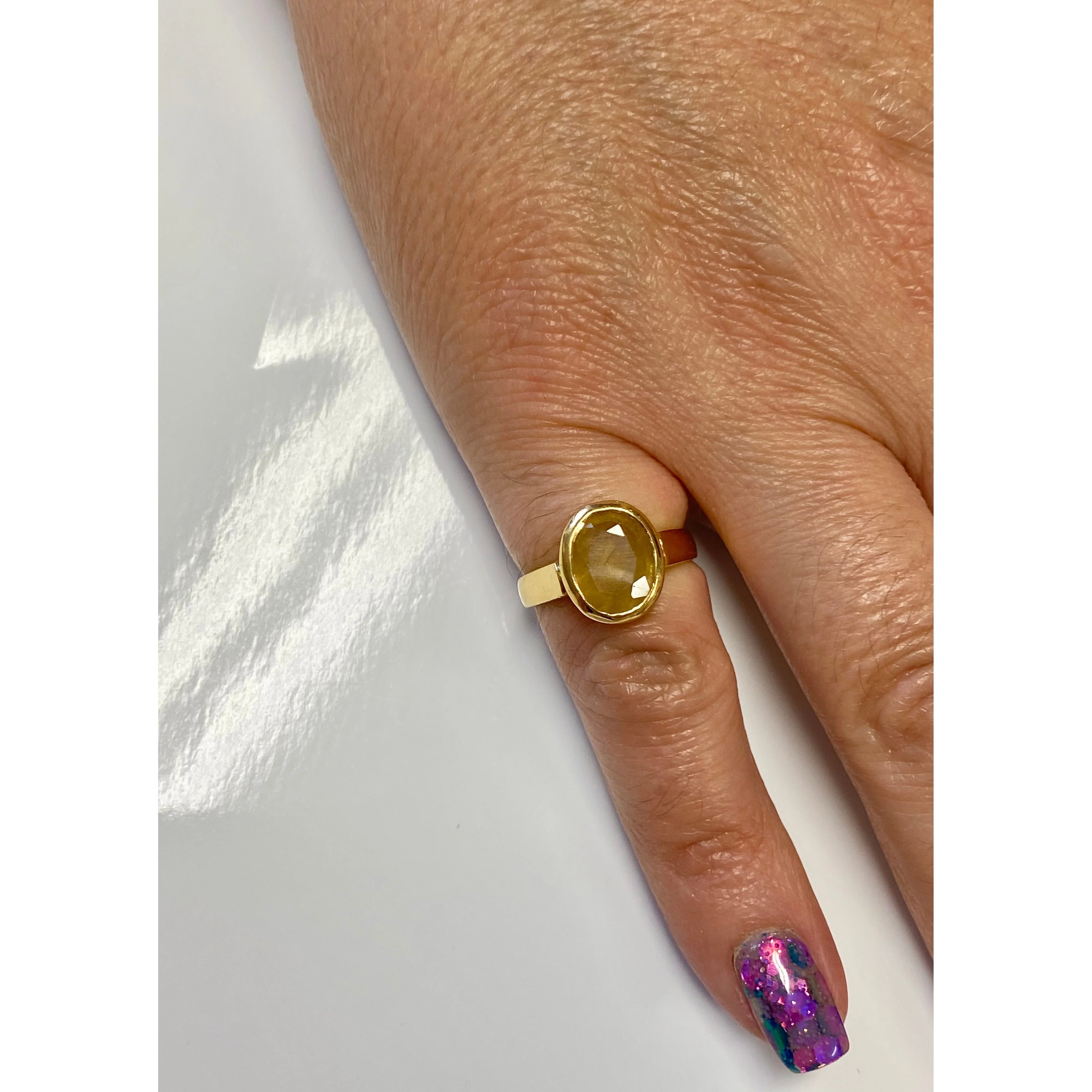 Vintage Natural Yellow Sapphire Engagement Ring in 22k Solid Gold - Image 5